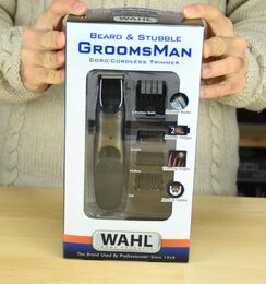 Bezdrátový holicí strojek pro perfektní výsledky GROOMSMAN