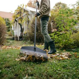 FISKARS hrábě SOLID M 1063090