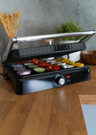 Kontaktní gril 2200 W Huslog stříbrný