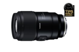 Objektiv Tamron 90 mm F/2.8 Di III MACRO VXD pro Sony FE + LED světlo Jupio PowerLED JPL200A