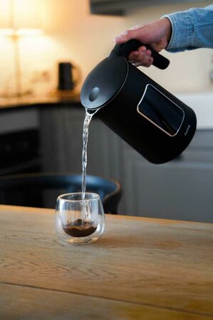 Rychlovarná konvice Huslog 1,7l černá s dotykovým displejem