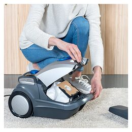 Vysavač Black+Decker, BXVMB700E, výkonný, velký objem sáčku, sáček 4 l, 800 W