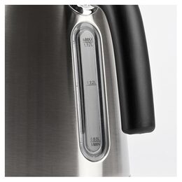 Rychlovarná konvice Girmi, BL3300, kapacita 1,7 L, tělo z nerezové oceli,
základna s otáčením o 360°, 1850-2200 W