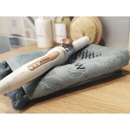 Kulma na vlasy Cecotec, 4330 Bamba SurfCare Curly, 5 nastavení teploty,
ionizátor, klip, automatické vypnutí, 50 W