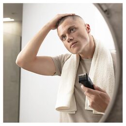 Zastřihovač vlasů Cecotec, 4333 PrecisionCare Wet&Dry, nože z nerezové oceli,
lithiová baterie, IPX6, 8 hřebenů, LED obrazovka