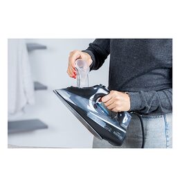 Žehlička Black+Decker, BXIR2606E, napařovací, keramická žehlící plocha, 430 ml,
anti-drip systém, 2600 W