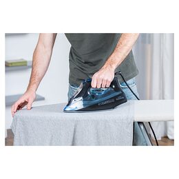 Žehlička Black+Decker, BXIR2606E, napařovací, keramická žehlící plocha, 430 ml,
anti-drip systém, 2600 W