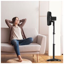 Ventilátor Black+Decker, BXEFP51E, digitální, 5 lamel, 3 rychlosti, dálkové
ovládání, nastavitelná výška, 50 W
