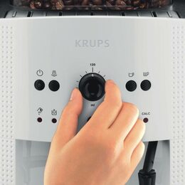EA810570 PLNOAUTOMATICKÉ ESPRESSO KRUPS