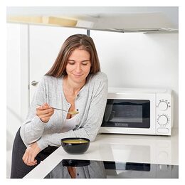 Mikrovlnná trouba Black+Decker, BXMY700E, objem 20 L, 6 stupňů ohřevu, časovač,