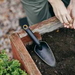 Lopatka Solid FISKARS