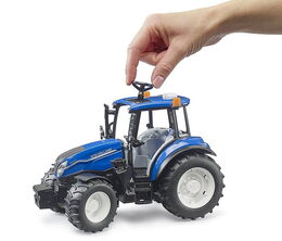 Bruder Traktor New Holland T5.120