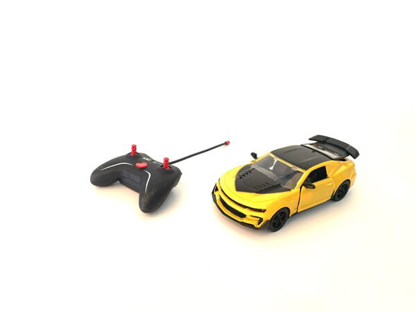 Sportovní RC auto 1:18 žluté