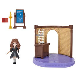 Harry Potter učebna kouzel s figurkou Hermiony
