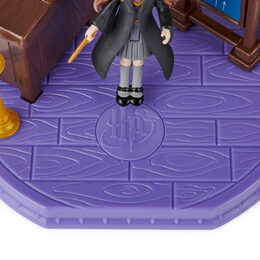 Harry Potter učebna kouzel s figurkou Hermiony