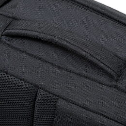 Riva Case 8461 cestovní batoh na notebook 17.3", černý