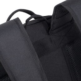 Riva Case 5432 Urban střední sportovní batoh 16l, černý