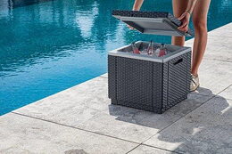 Zahradní stůl Keter Ice Cube grafitový