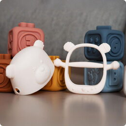 Silikonové kousátko Kidnort Glitre béžové 3m+