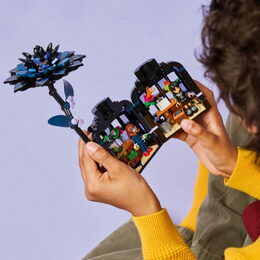 LEGO® Wednesday 76784 Černá jiřina