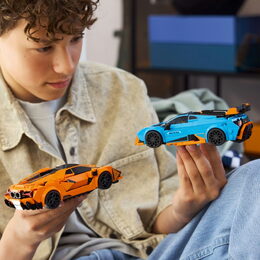 LEGO® Speed Champions 77238 Lamborghini Revuelto a Huracán STO