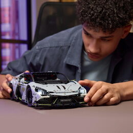 LEGO® Technic 42214 Lamborghini Revuelto