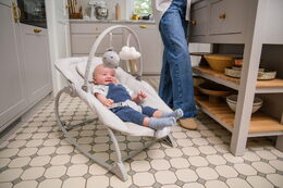 Vibrační lehátko s melodiemi MoMi LAPIS tmavě šedé