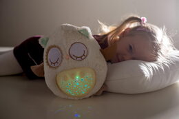 Teddies Sovička Usínáček plyš 25cm na baterie se světlem se zvukem