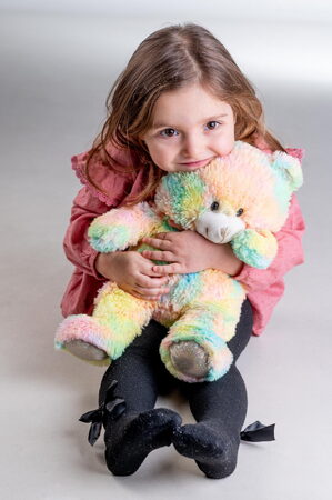 TEDDIES Dětský medvídek duhový 40 cm TEDDIES Dětský medvídek duhový 40 cm TEDDIES Dětský medvídek duhový 40 cm