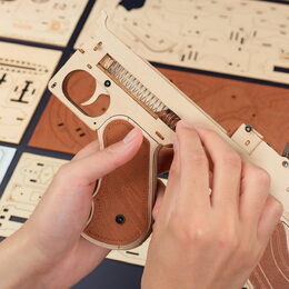 RoboTime 3D Dřevěné mechanické puzzle Samopal Thompson