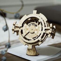 RoboTime 3D dřevěné mechanické puzzle Stolní kalendář