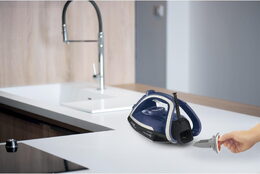 Tefal FV6846E1 napařovací žehlička