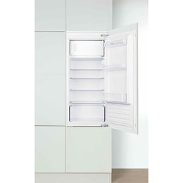 BM210.4i(E) CHLADNIČKA S MRAZ. VE. AMICA