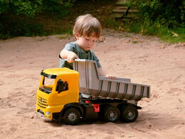 Auto sklápěč Mercedes Giga Trucks plast 65cm v krabici