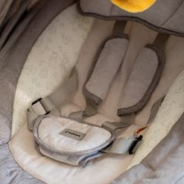 Elektrické houpátko Kidnort Svaie černé