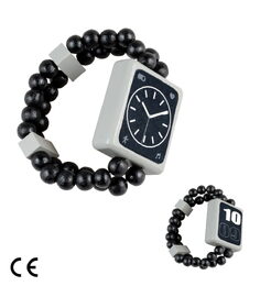 Hodinky náramkové dřevěné oboustranné růžové na kartě