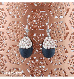 Živé šperky - Náušnice Slza černé s trvalými bílými květy