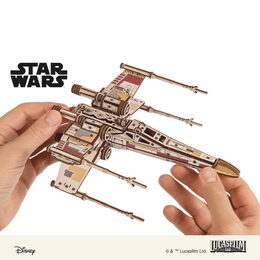 Ugears 3D dřevěná mechanická skládačka Star Wars Luke Skywalker X-Wing stíhačka