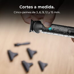 Zastřihovač Cecotec, 4458, PrecisionCare Samurai Profiling, vlasů a vousů,
keramické čepele, 6500 ot./min., 4 vodící hřebeny, 2000 mAh lith