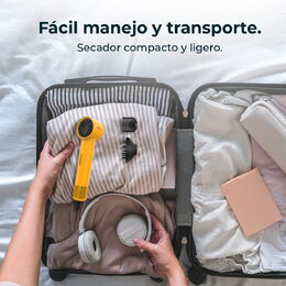 Fén na vlasy Cecotec, 100836 IoniCare RockStar Style Black, bezkomutátorová
technologie, 4 teploty, 3 rychlosti, studený vzduch, 1500 W