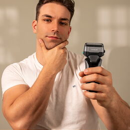 Holící strojek Cecotec, 100057, PrecisionCare X-Trimm Triple, trojitá čepel z
nerezové oceli, vodotěsný IPX6, velké břity