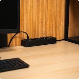 Nabíjecí stanice Huslog 15W 4xzásuvka, 2xUSB-C, 2xUSB, 5x vypínač černá