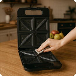 Sendvičovač Huslog pro 4 sendviče 1800W černý