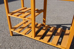 2Kids Toys Dřevěná zahradní kuchyňka s dřezem