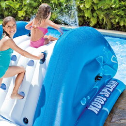 Nafukovací skluzavka do bazénu