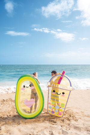 Nafukovací lehátko ve tvaru bubble tea Boba Buddy