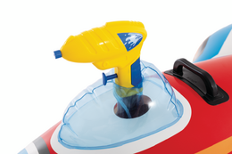 Nafukovací stíhačka s vodní pistolkou