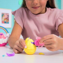 Hatchimals figurky s doplňky z duhového obláčku