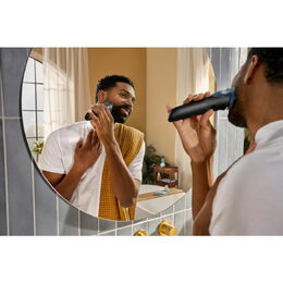 BT5780/15 ZASTŘIHOVAČ VOUSŮ PHILIPS