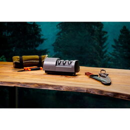 SG 530 ELEKTRICKÝ BROUSEK NOŽŮ GRAEF